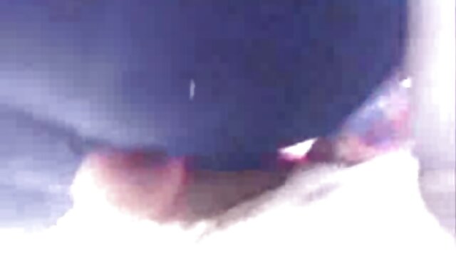 วัยรุ่นรัสเซียที่ชวนให้หลงใหลทำให้ใจรับ blowjob ใน ดู วีดีโอ หนัง เอ็ ก pov